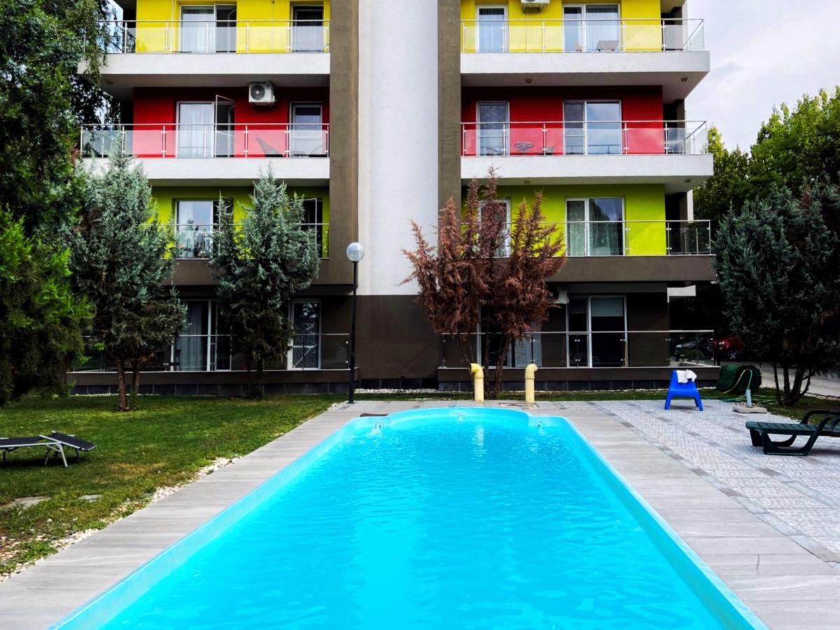The Airport Loft Apartment โอโตเปนี ภายนอก รูปภาพ