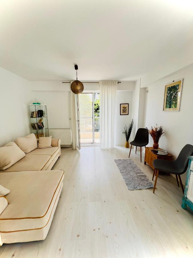 The Airport Loft Apartment โอโตเปนี ภายนอก รูปภาพ