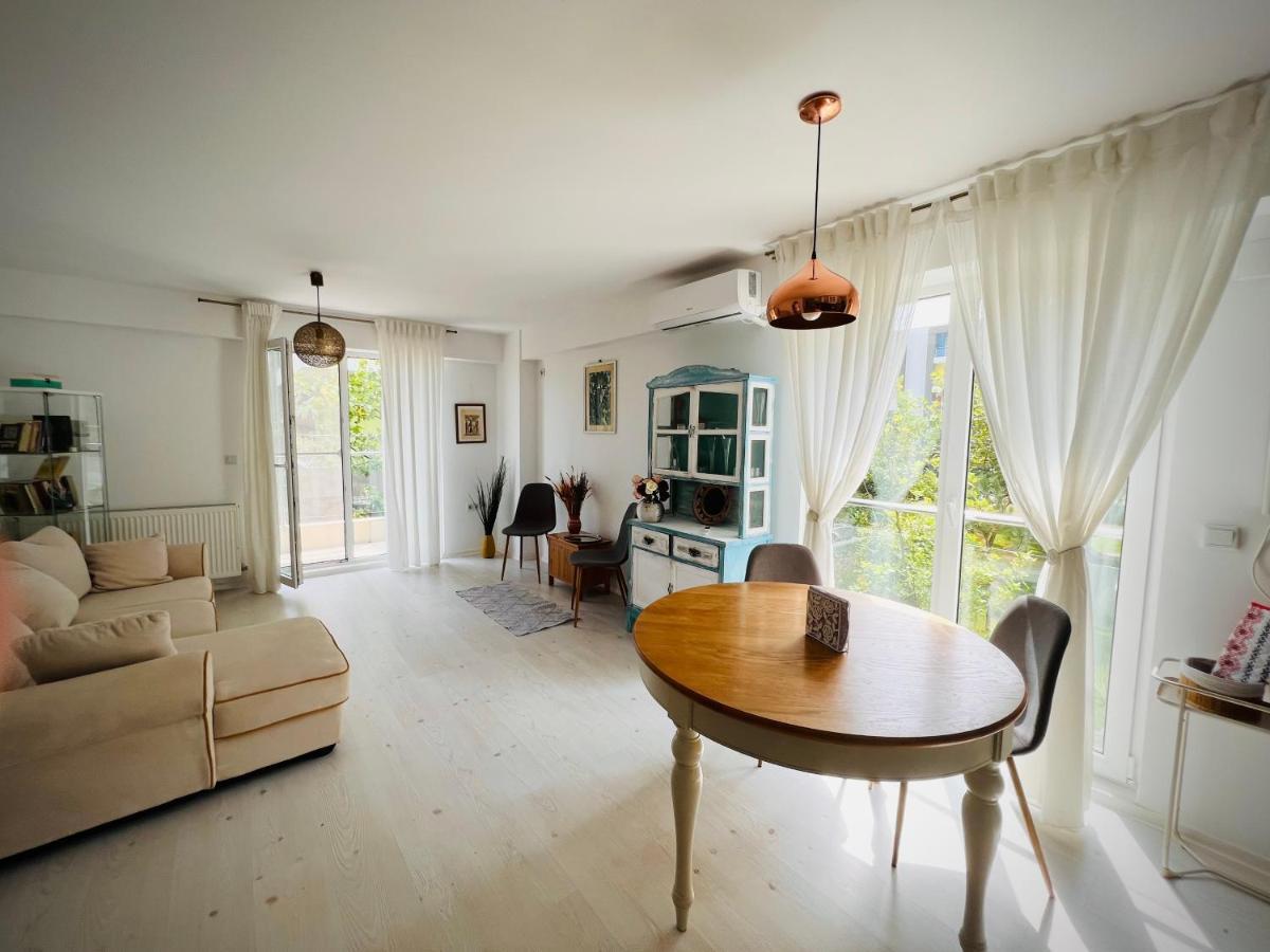 The Airport Loft Apartment โอโตเปนี ภายนอก รูปภาพ