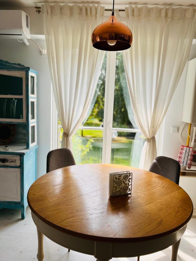The Airport Loft Apartment โอโตเปนี ภายนอก รูปภาพ