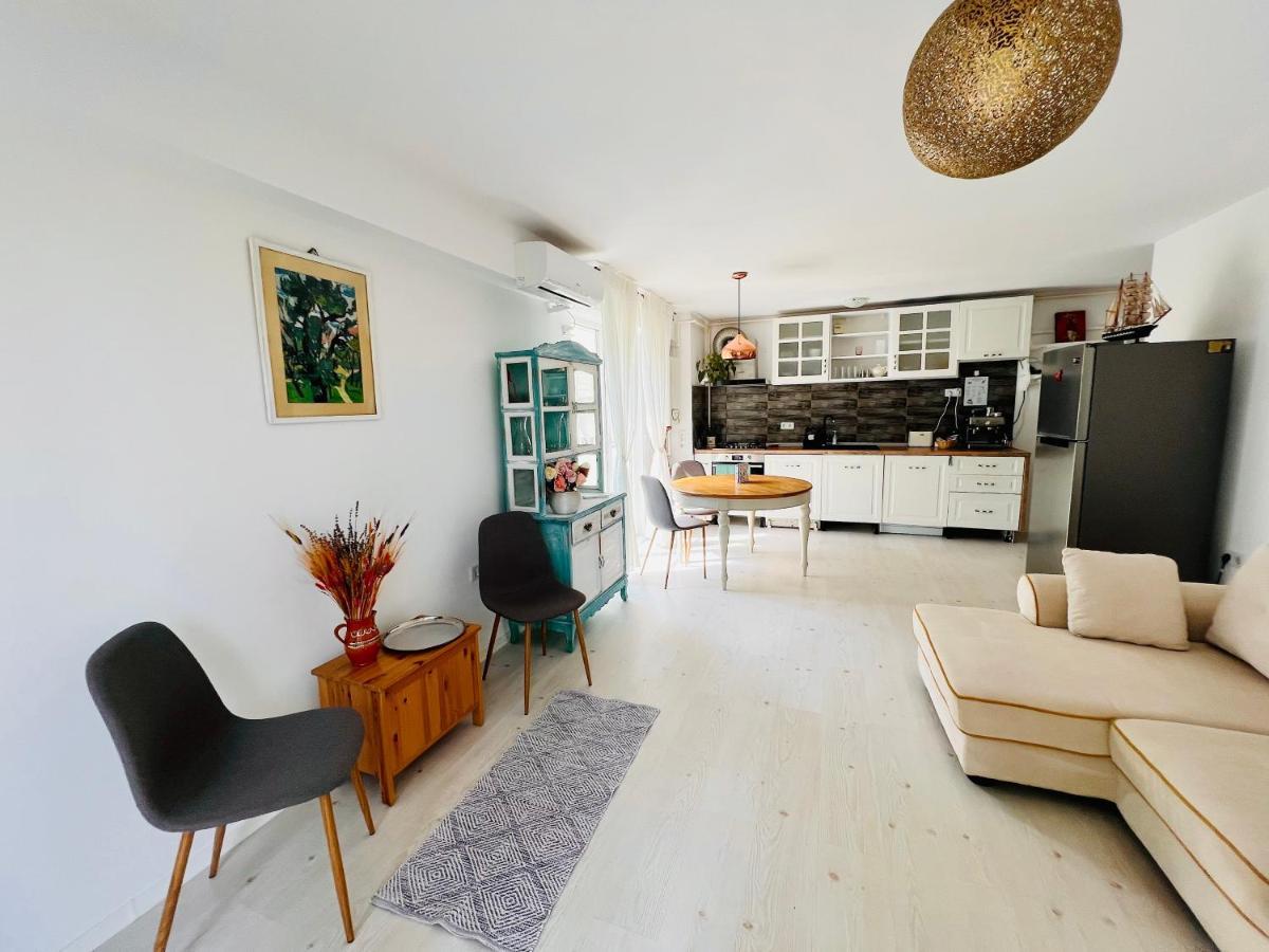 The Airport Loft Apartment โอโตเปนี ภายนอก รูปภาพ