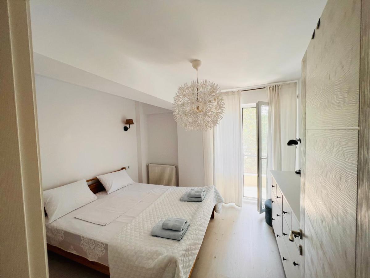 The Airport Loft Apartment โอโตเปนี ภายนอก รูปภาพ